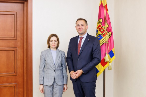Maia Sandu a discutat cu Comisarul european Christophe Hansen despre sprijinul UE pentru producătorii agricoli